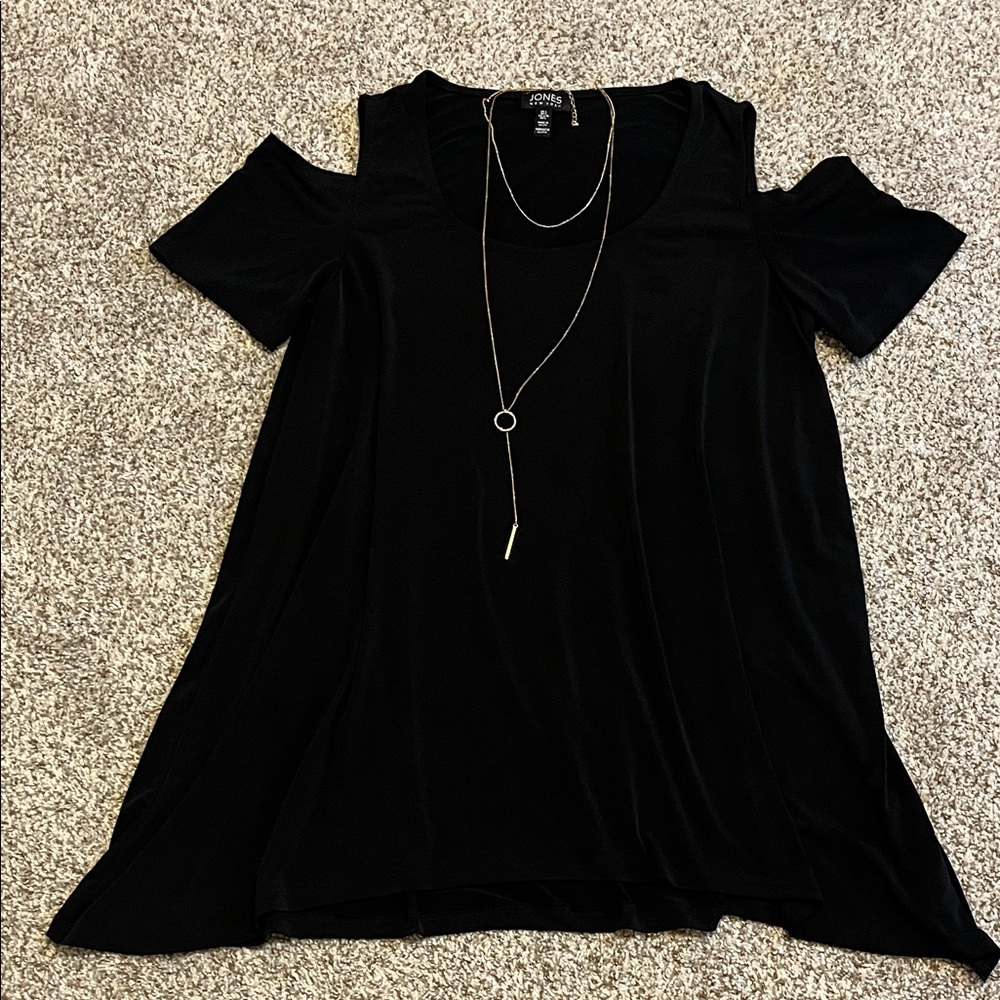 Jones New York Black Cold-Shoulder Swing Tunic